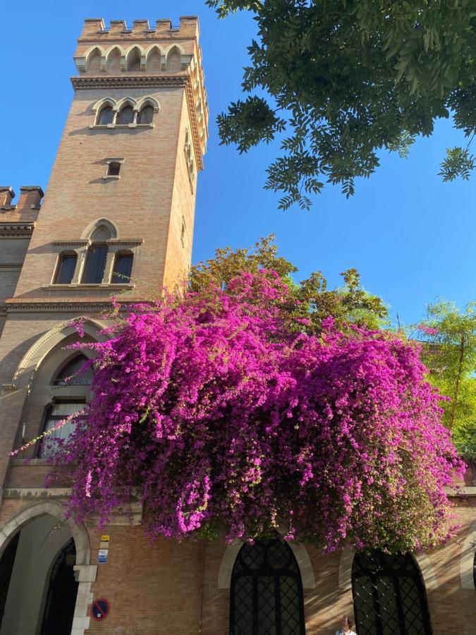 An Indian Bollywood Sevilla Experience - For Families, Couples & Business Trips Exteriér fotografie